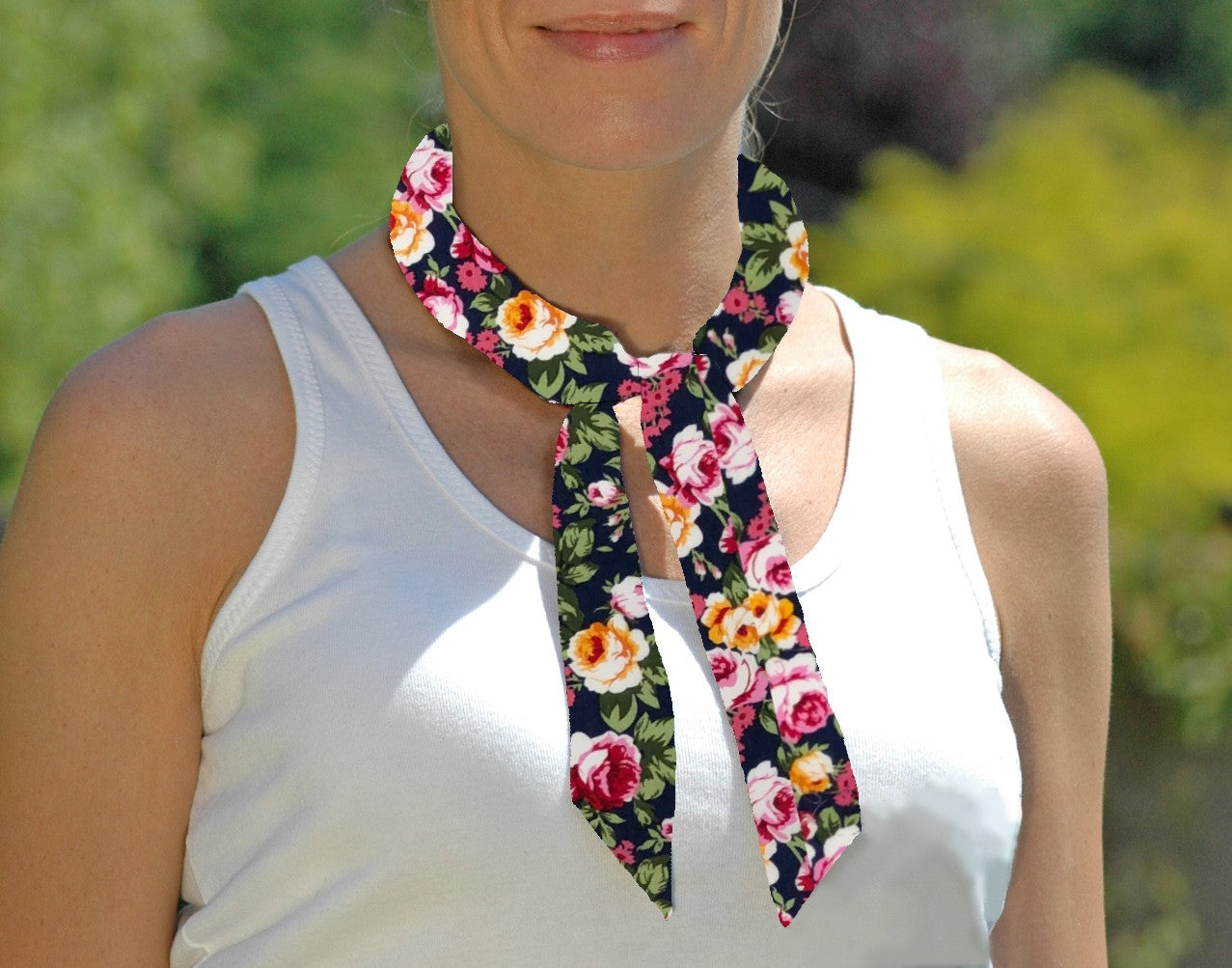 Cooling Tie - Romantic Roses